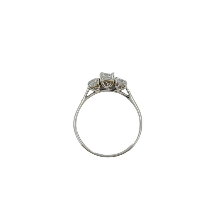 Elegant three-stone diamond ring